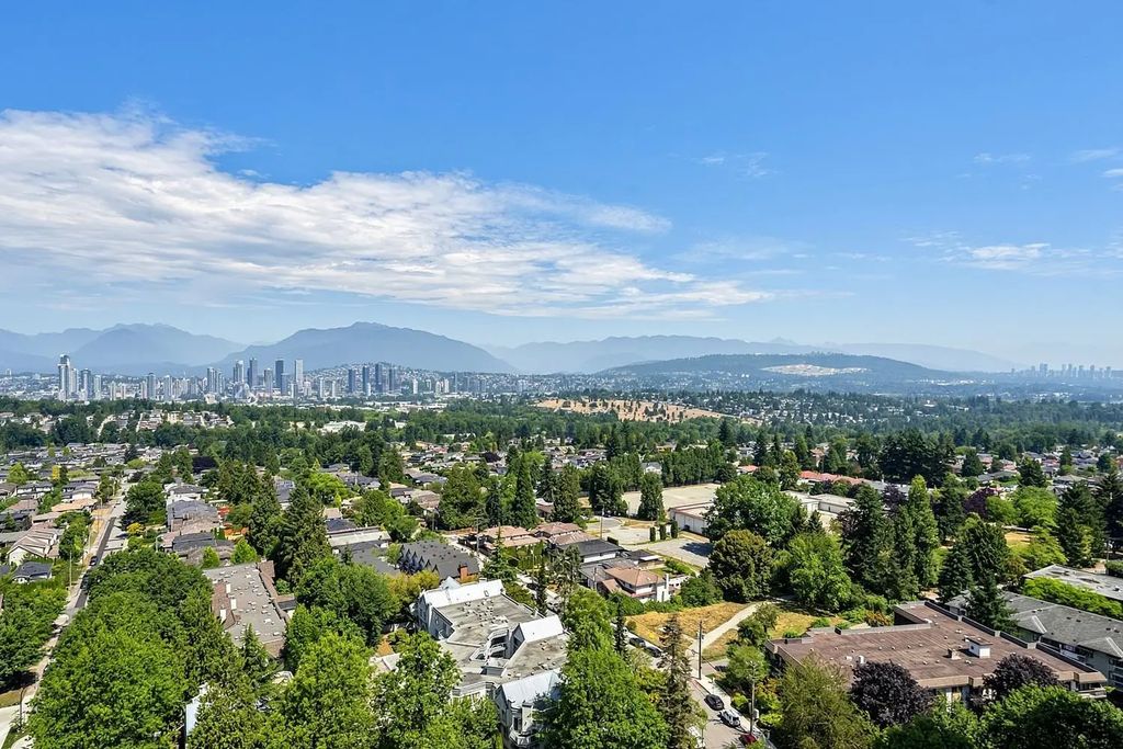 5899 Wilson Avenue 2106, Burnaby