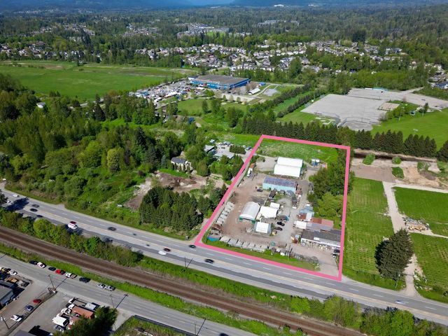 23549 Lougheed Highway, Maple Ridge