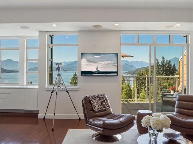 8547 Seascape Court, West Vancouver