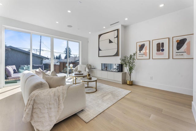 2138 W 48th Avenue 2, Vancouver