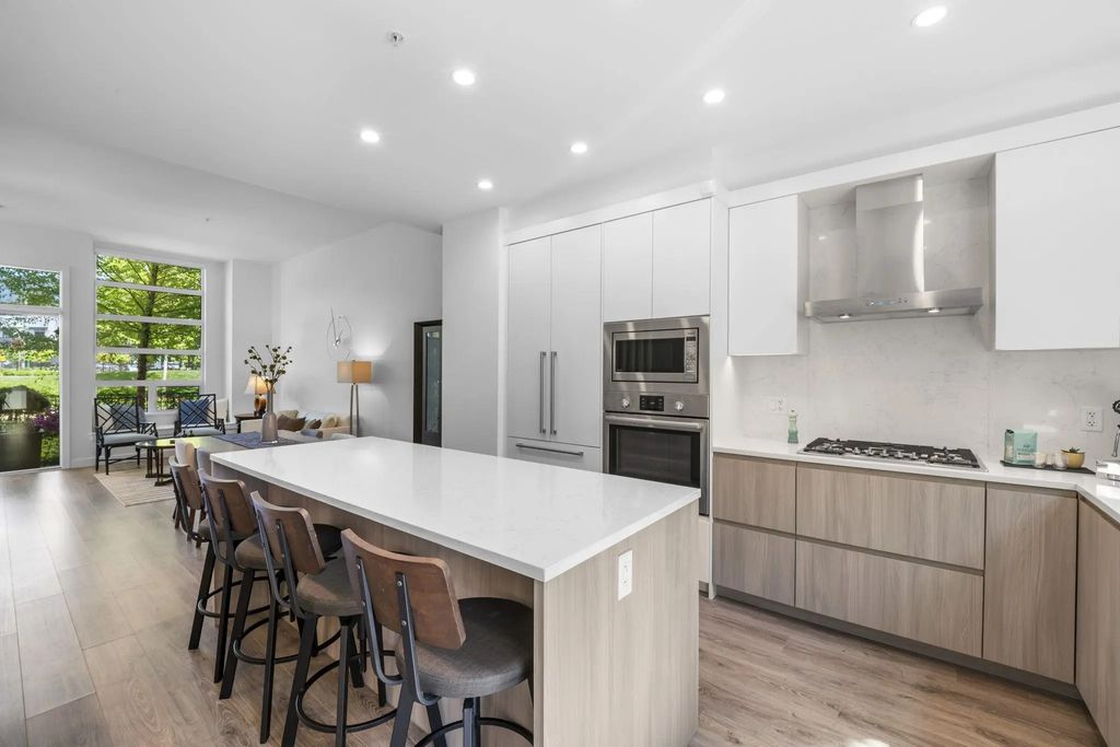 2060 Curling Road 153, North Vancouver