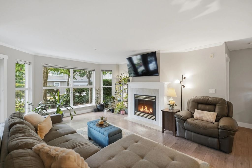 6557 121 Street 101, Surrey