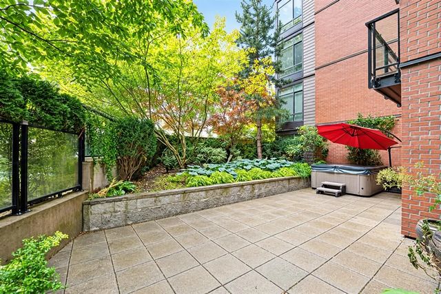 733 W 3rd Street 105, North Vancouver