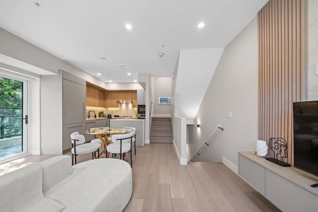 130 W Woodstock Avenue, Vancouver