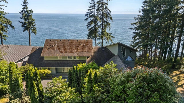 2525 Lower Road, Roberts Creek