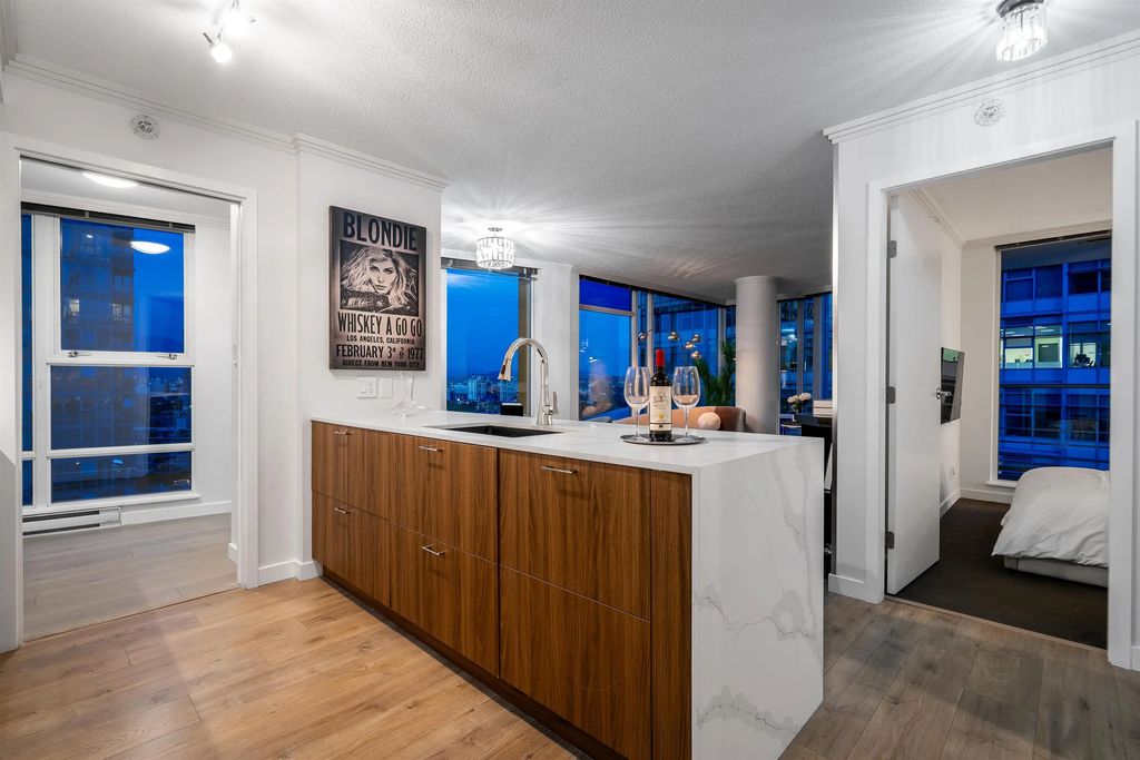 111 W Georgia Street 1208, Vancouver