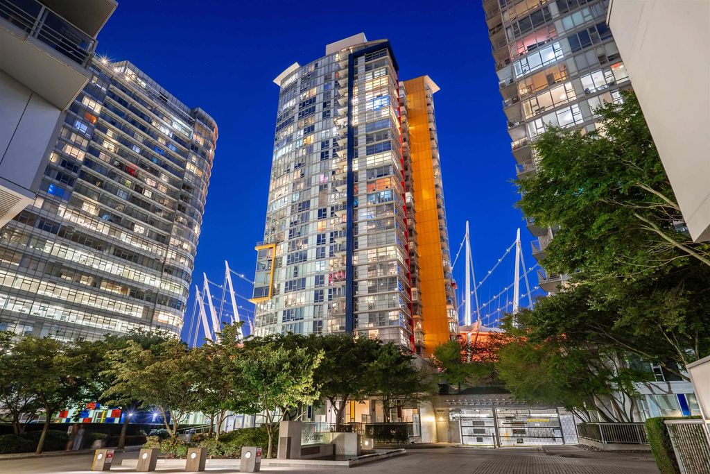 111 W Georgia Street 1208, Vancouver