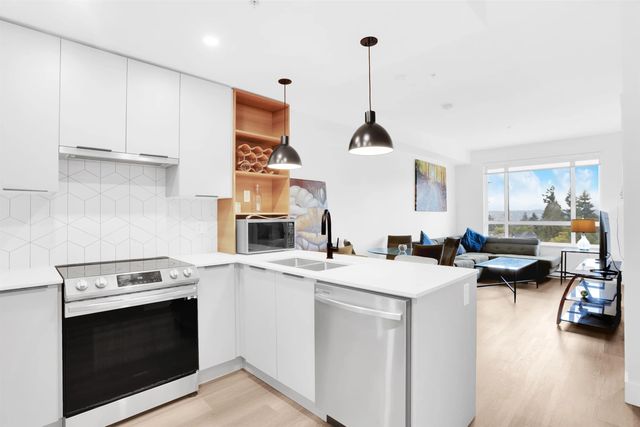10778 138 Street 611, Surrey