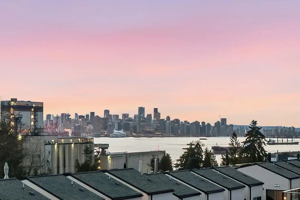 707 E 3rd Street 304, North Vancouver
