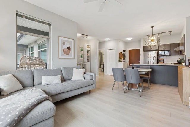 9288 Odlin Road 422, Richmond