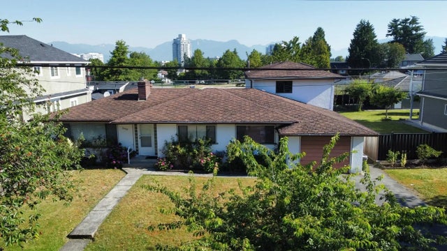 2435 E 38th Avenue, Vancouver