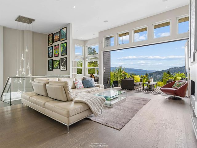 23 Ellesmere Avenue, Burnaby
