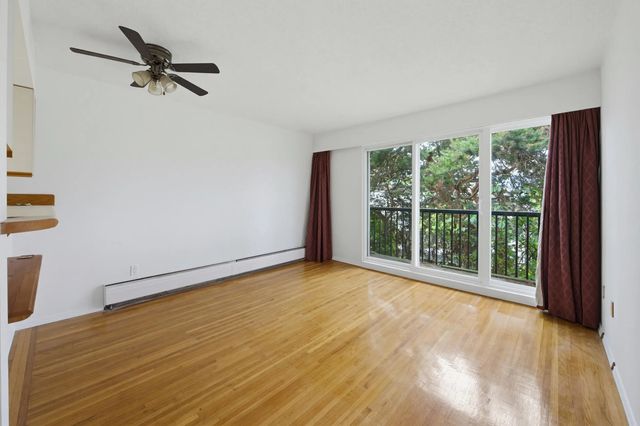 2125 W 2nd Avenue 301, Vancouver