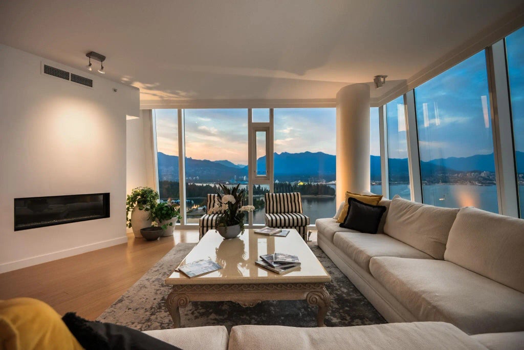 1233 W Cordova Street 2502, Vancouver