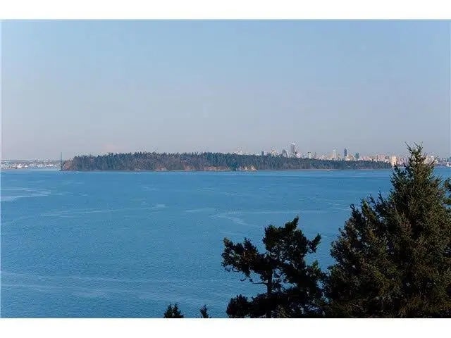 3699 Sunset Lane, West Vancouver