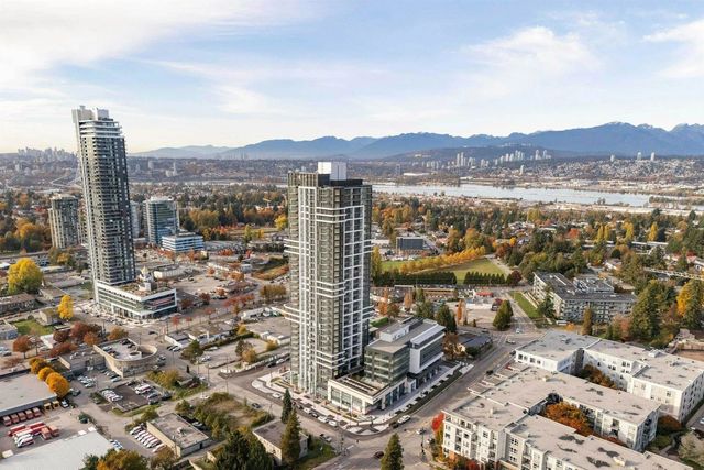 13675 107a Avenue 1605, Surrey