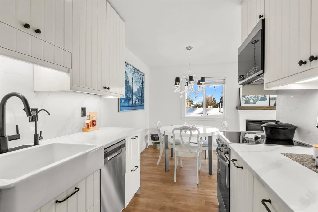 5553 16 Avenue 204, Tsawwassen