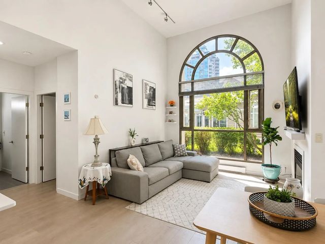 3070 Guildford Way 101, Coquitlam