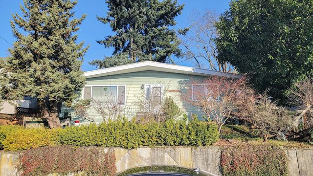 333 Louellen Street, New Westminster