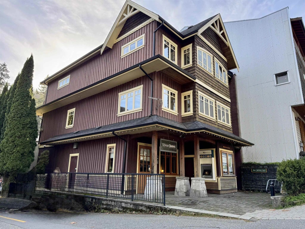 475 Bowen Island Trunk Road, Bowen Island