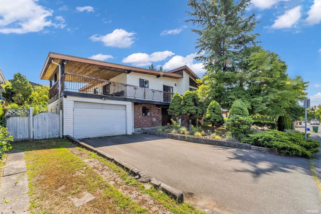 970 Duthie Avenue, Burnaby
