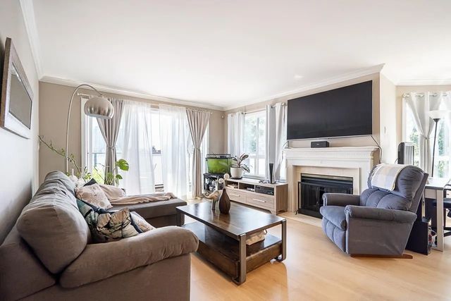 1830 E Southmere Crescent 313, Surrey