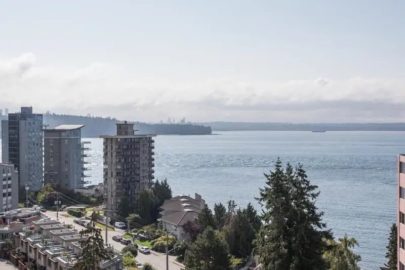 2203 Bellevue Avenue 1302, West Vancouver