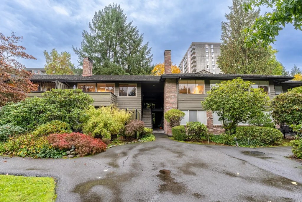 235 Keith Road 312, West Vancouver