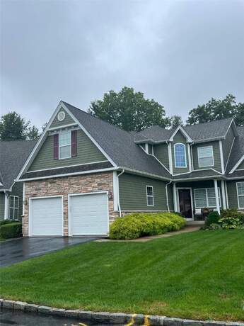 1 of 1 - 104 Victoria Place 104, Melville, NY