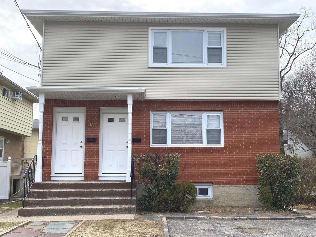 1 of 1 - 69 Inwood Road 1st Fl, Manorhaven, NY