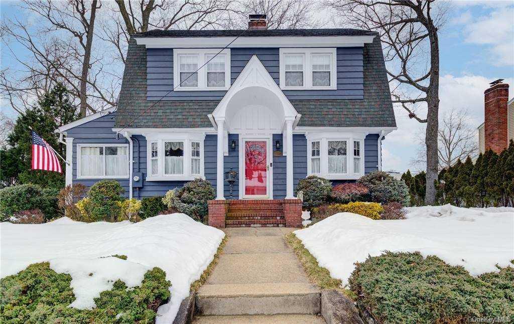 1 of 1 - 21 Mcintosh, Malverne, NY