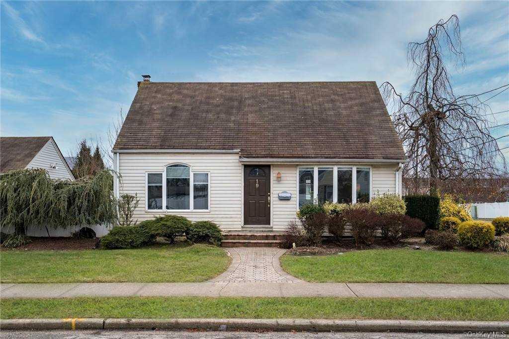 1 of 1 - 19 Nassau Avenue, Plainview, NY