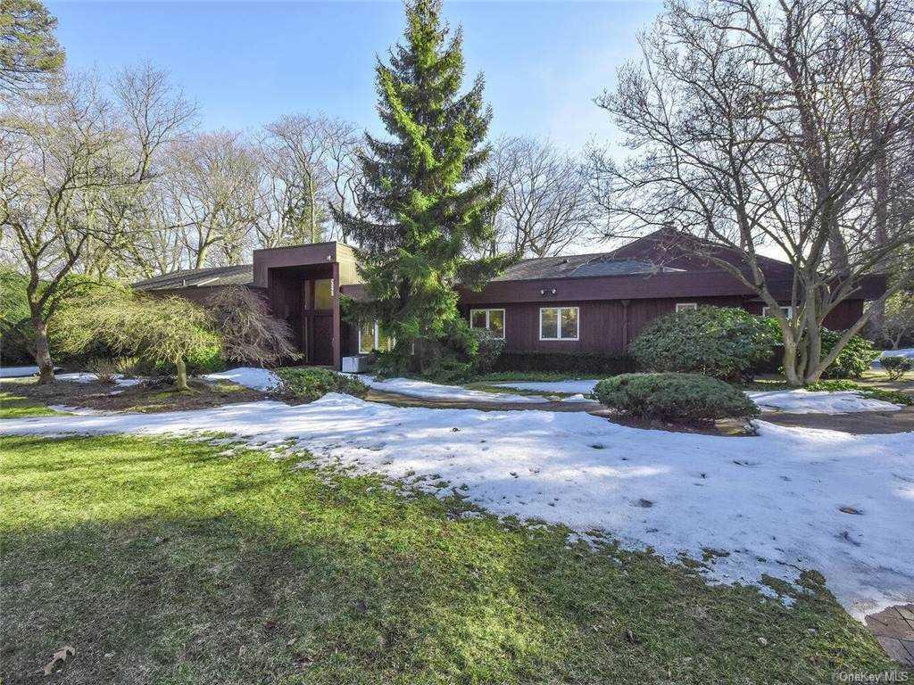 1 of 1 - 31 Woodland Drive, Sands Point, NY