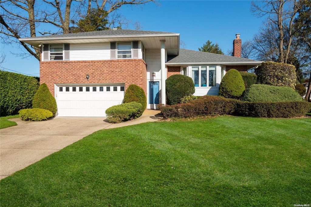 1 of 1 - 710 Bach Court, Salisbury, NY