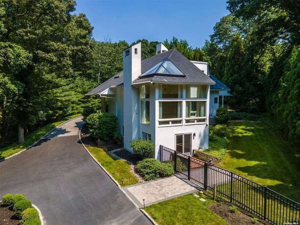 1 of 1 - 10 Bell Circle, Belle Terre, NY