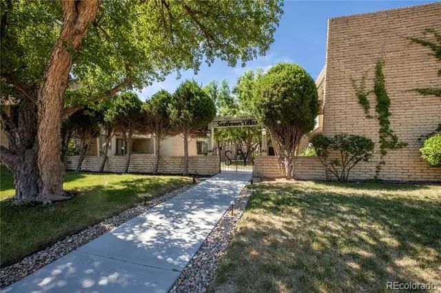 5882 E Ithaca Place 204, Denver