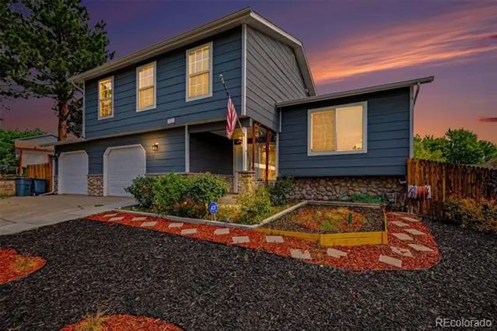 1032 S Ventura Way, Aurora