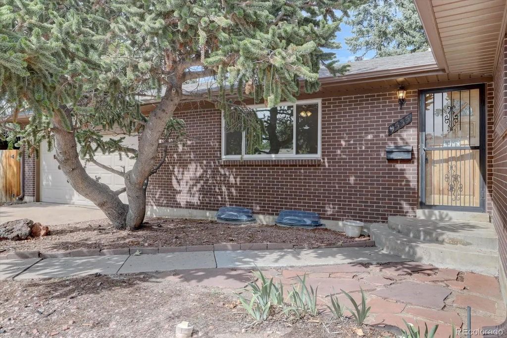 9535 W Kentucky Avenue, Lakewood
