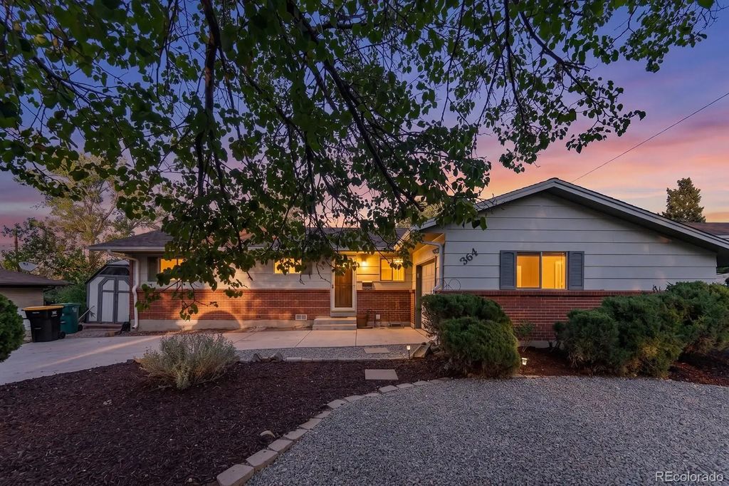 364 S Xanadu Street, Aurora