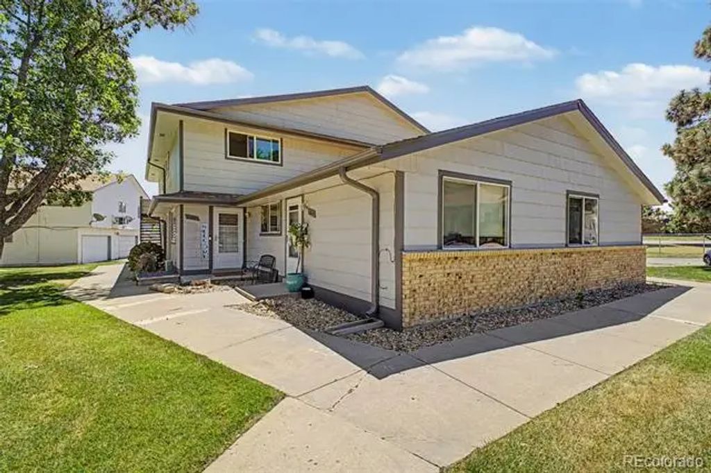 1182 S Eagle Circle B, Aurora