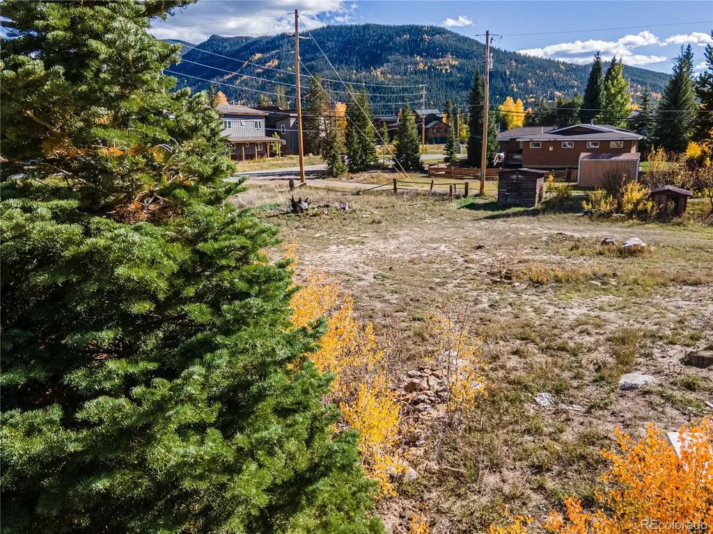 628 Grand Avenue, Grand Lake