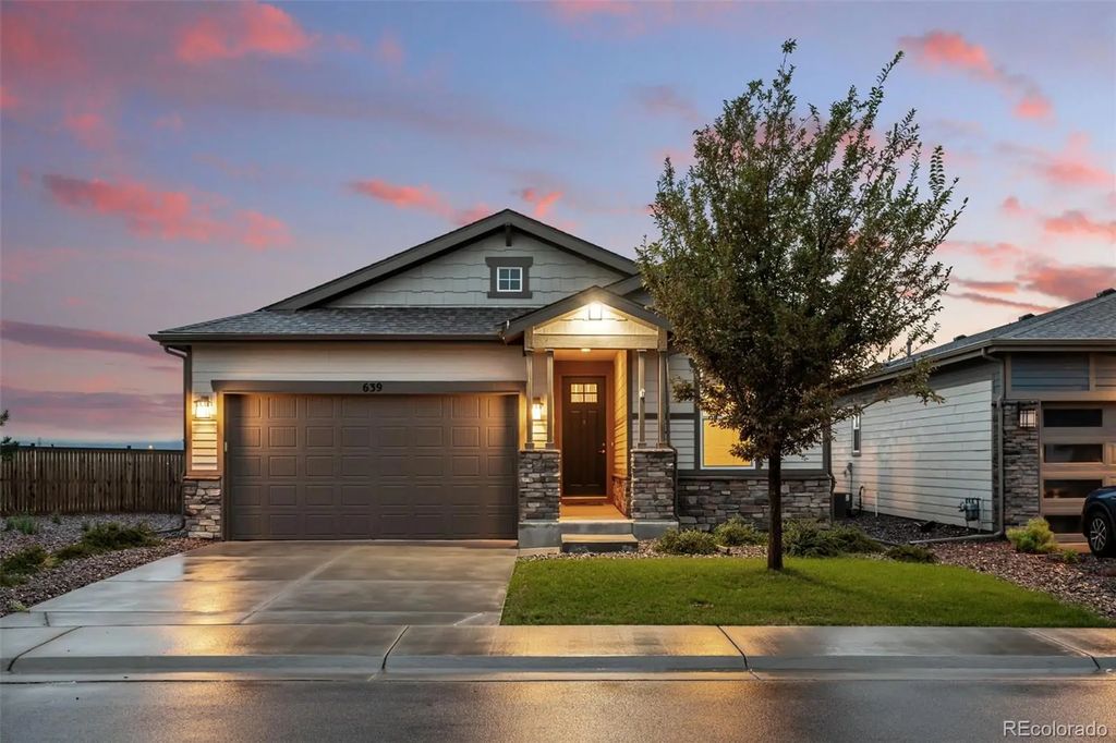 639 N Waterloo Court, Aurora