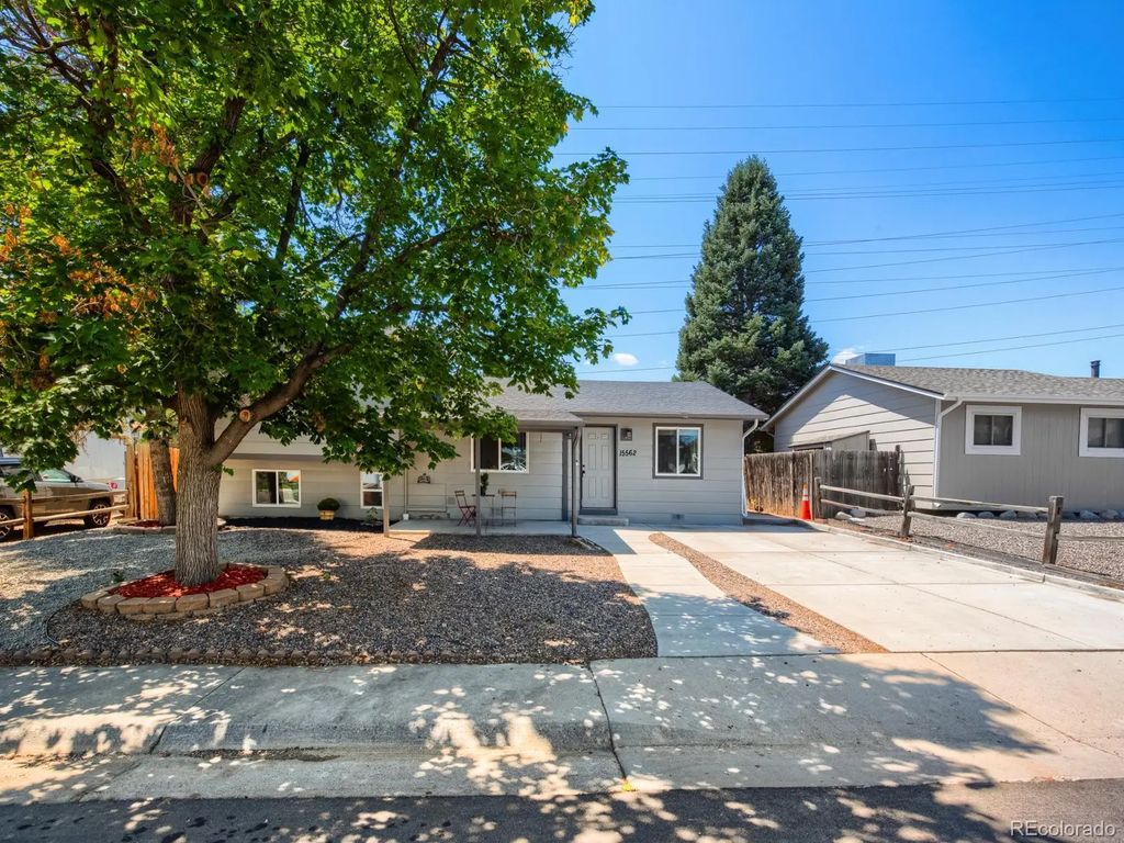 15562 E Bails Drive, Aurora