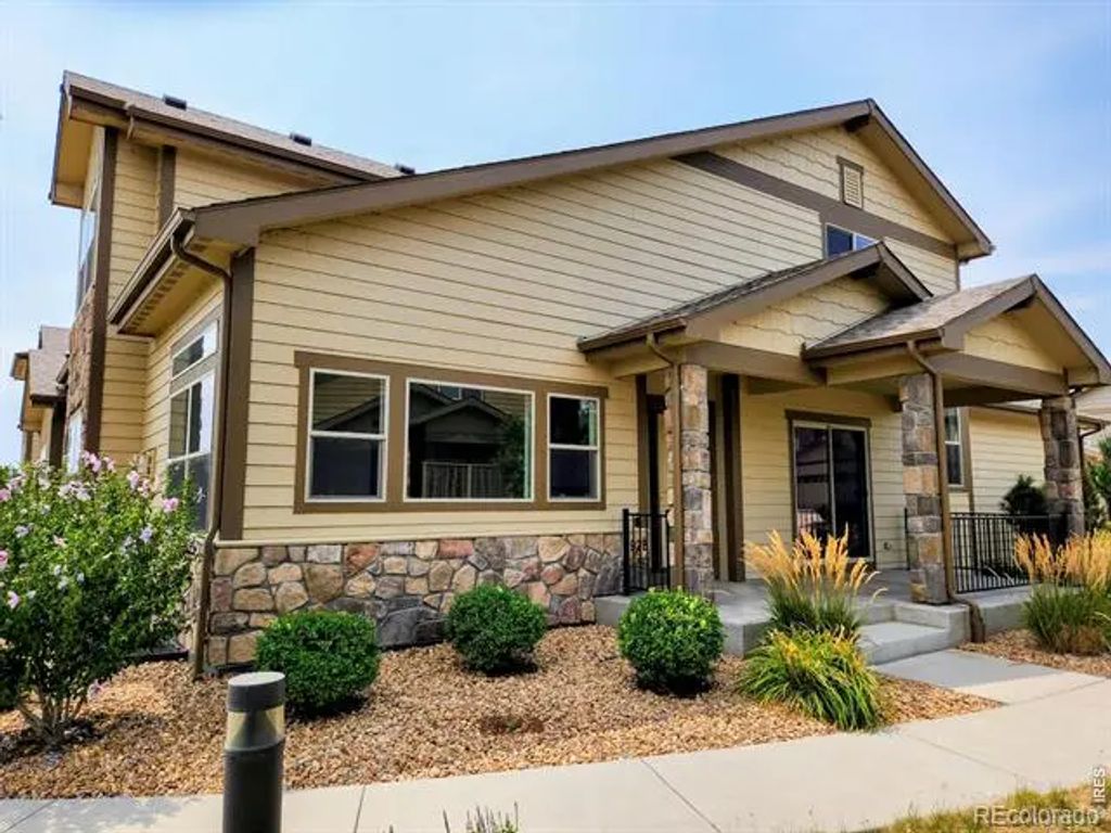 1928 Sunshine Peak Drive, Loveland