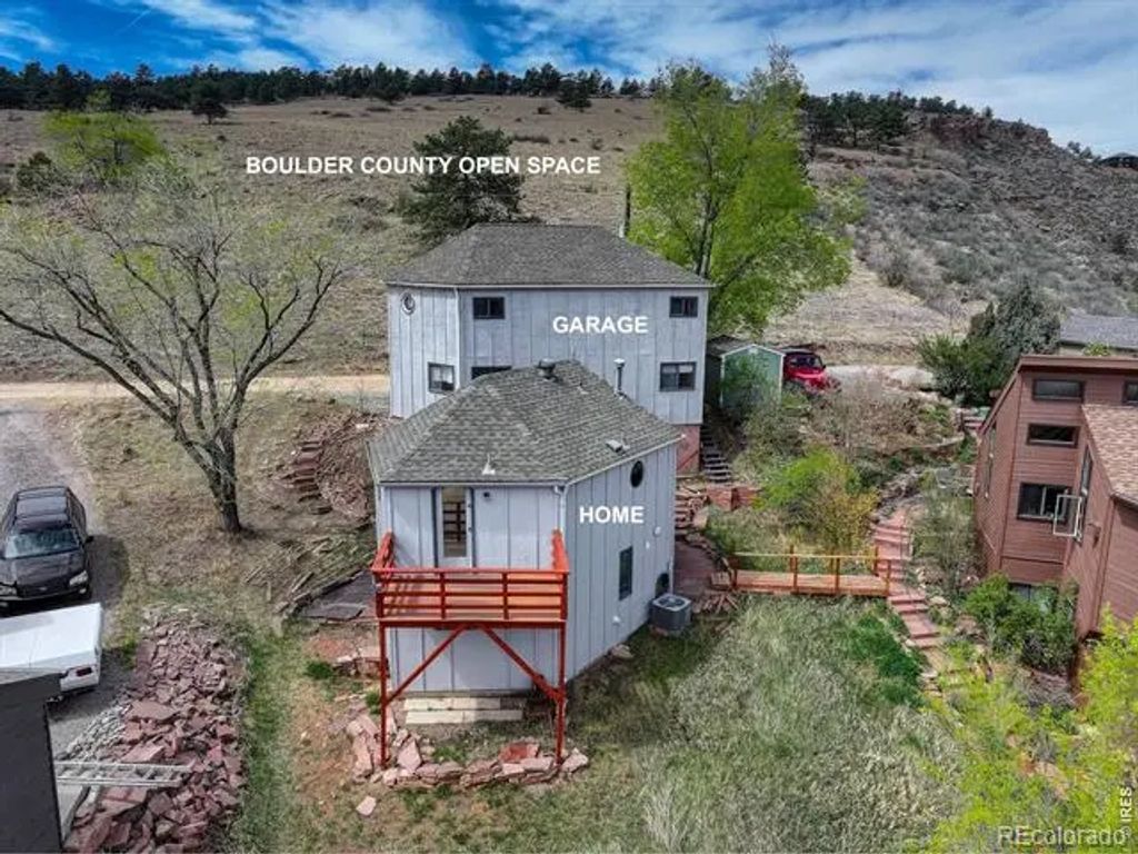 215 Ewald Avenue, Lyons
