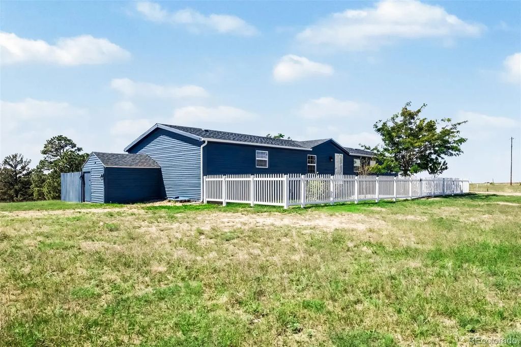 40945 Topaz Drive, Deer Trail