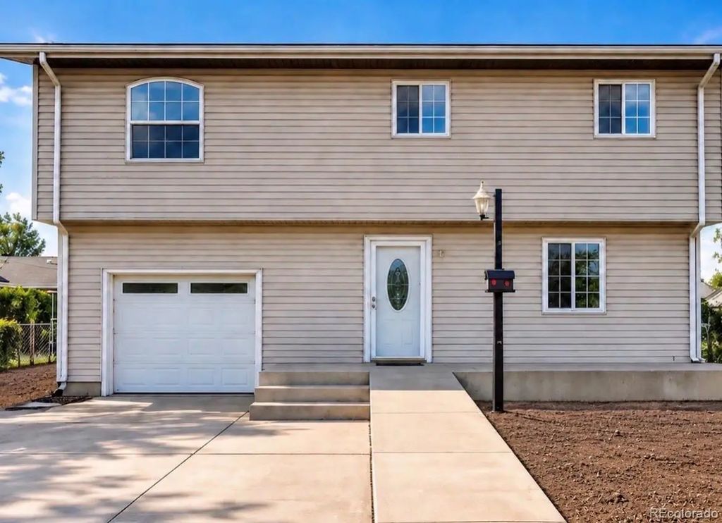7061 Dahlia Street, Commerce City