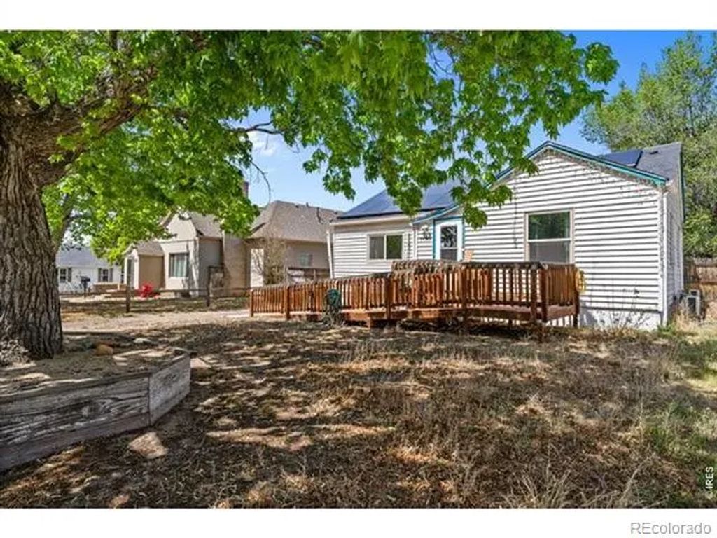 2437 W 9th Street, Greeley