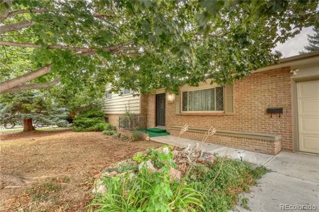 2114 Agate Court, Loveland