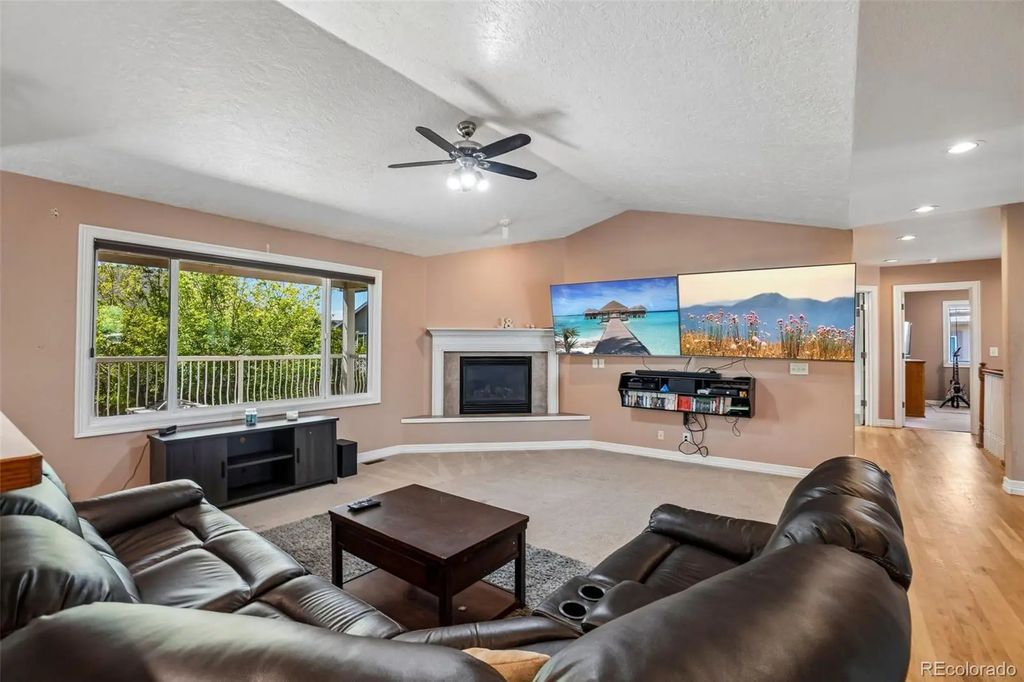 417 Alpine Avenue, Ault